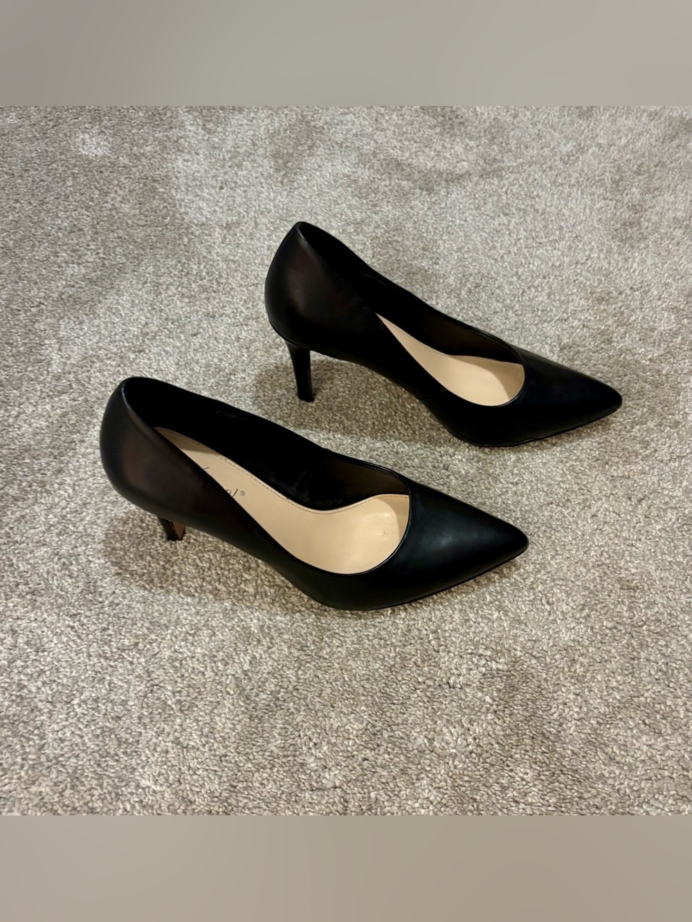 Xappeal Women’s Classic Black Pointed-Toe Heels Size 7